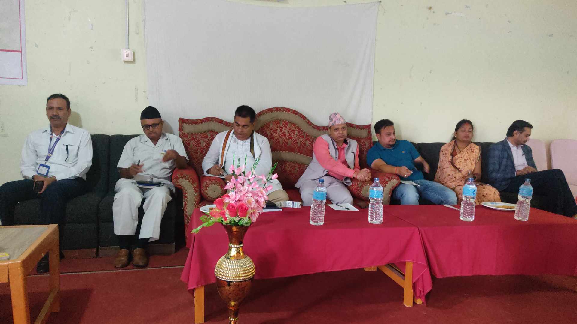आयुर्वेद केन्द्रमा दरबन्दी ४० बर्ष अघि कै यथावत
