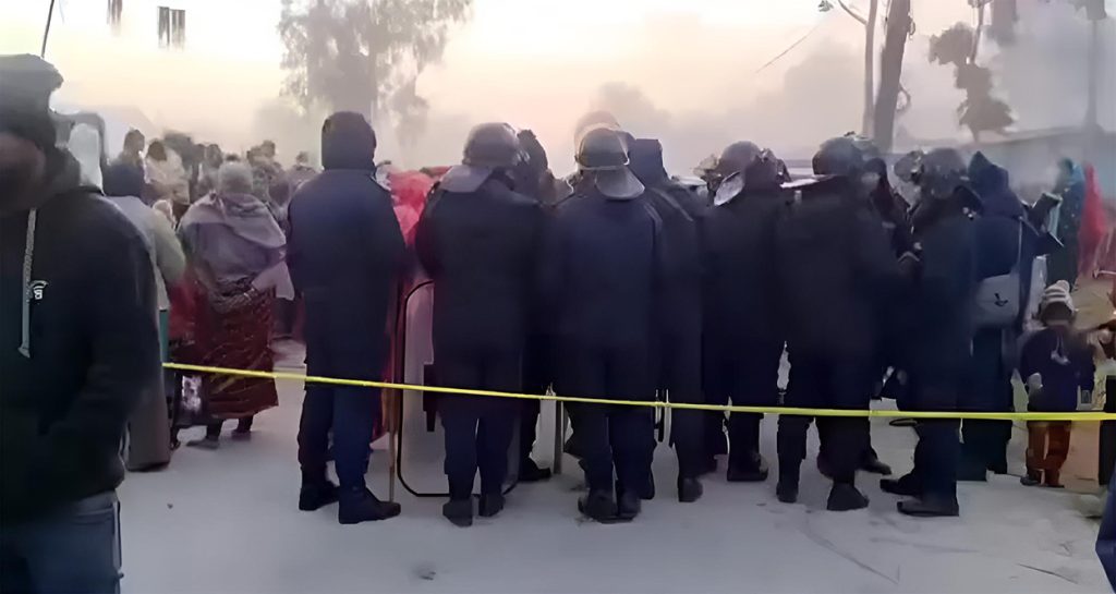 सुनसरीको लौकही बजार तनावग्रस्त, प्रहरीले हान्यो अश्रु ग्यास