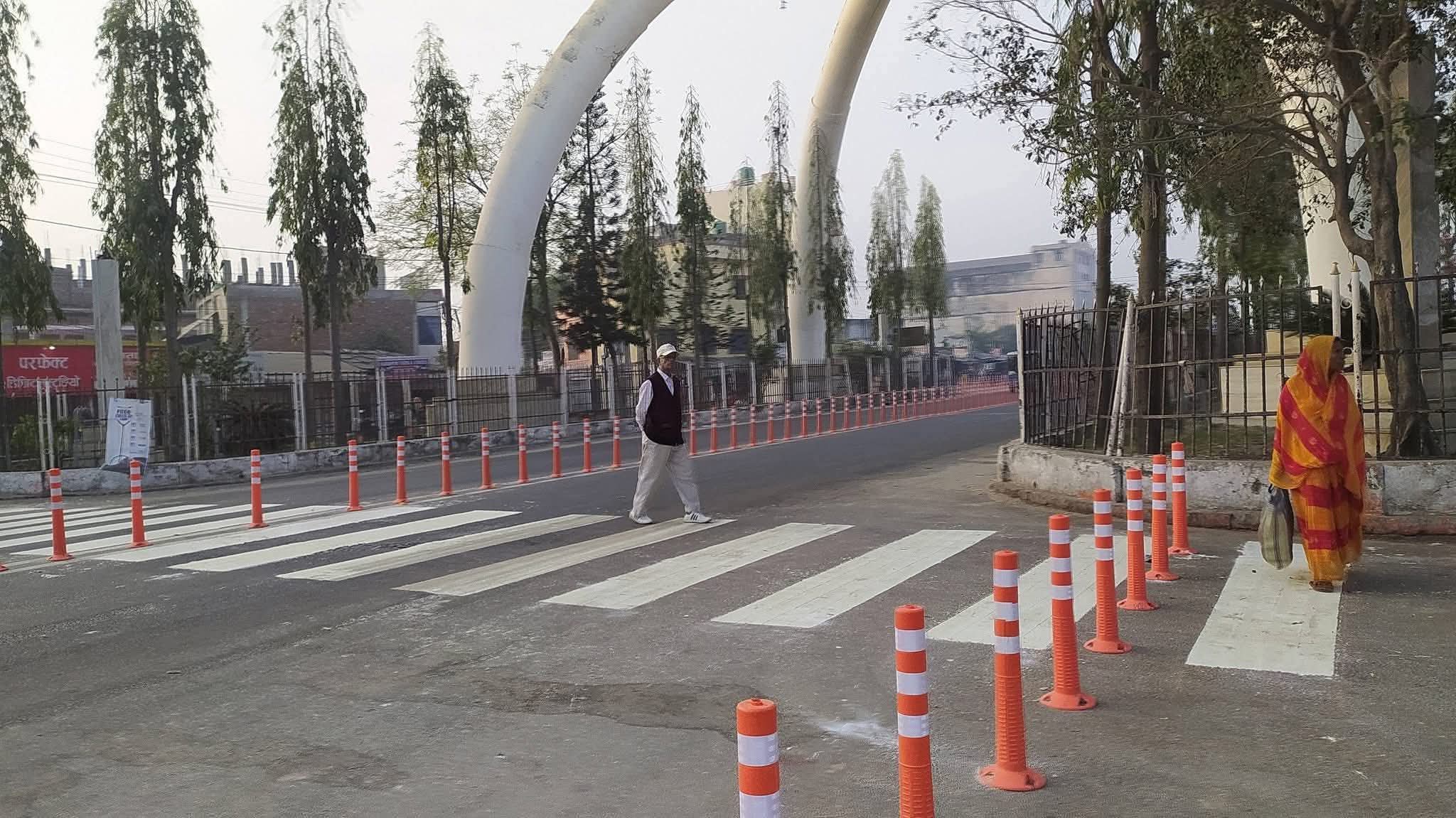 जनकपुरधाममा पैदल यात्रुको सुरक्षामा नयाँ पहल — रामानन्द चौकमा जेब्राक्रसिङ राखियो